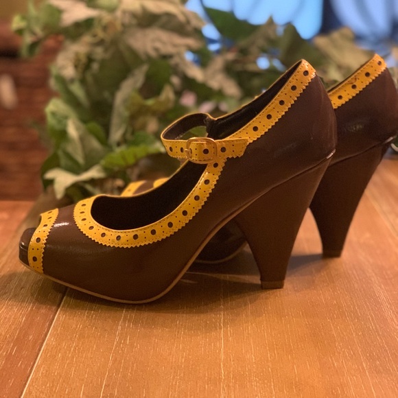 PINK DUTCHESS VINTAGE STYLE SHOE Sz 7 1/2 - Picture 3 of 7